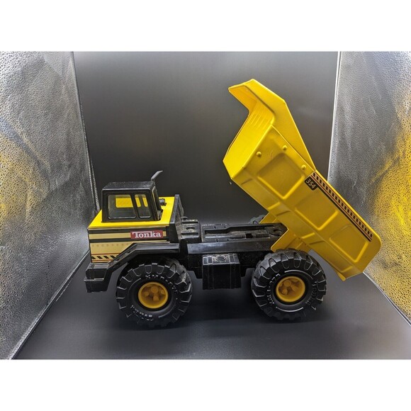 Tonka 354 Yellow Metal Dump Truck Hasbro 2012 #93918 Excellent Condition - Picture 4 of 7